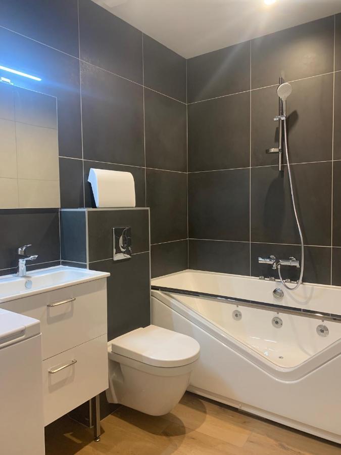 Balneo Village Vieille Ville آنسي المظهر الخارجي الصورة